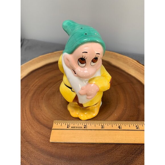 Vintage Treasure Craft Snow White Bashful Dwarf Salt & Pepper Shaker - Picture 8 of 10